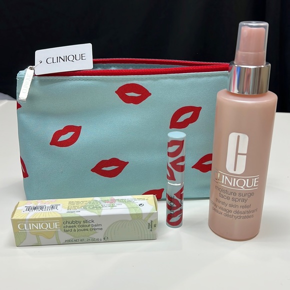 Clinique makeup & skincare bundle (4 items) - Picture 1 of 12